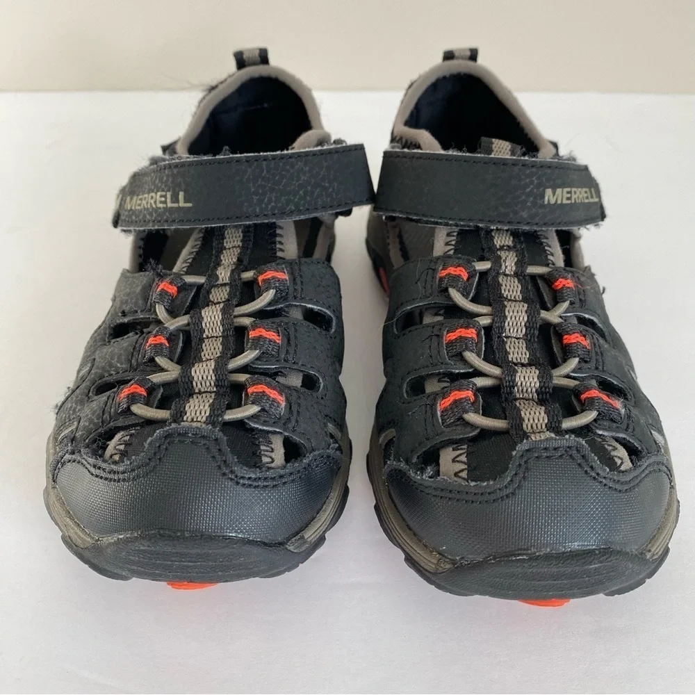 Merrell sturdy closed